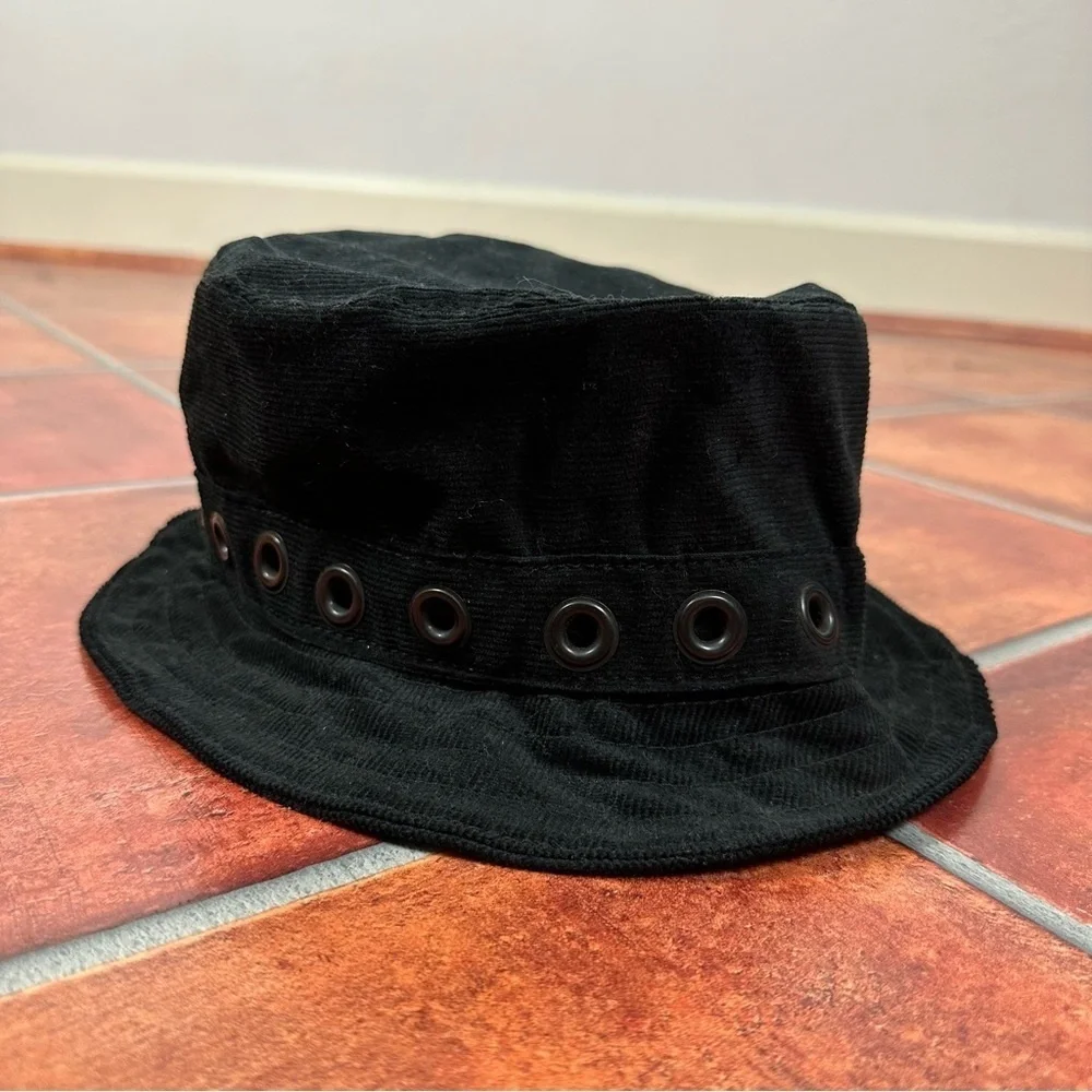 NWOT Marc Vachon Black Magic Bucket Hat